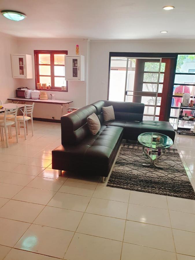 Kru Nat'S Bed & Breakfast W/ Private Rooms & Gym Bangkok Exterior foto