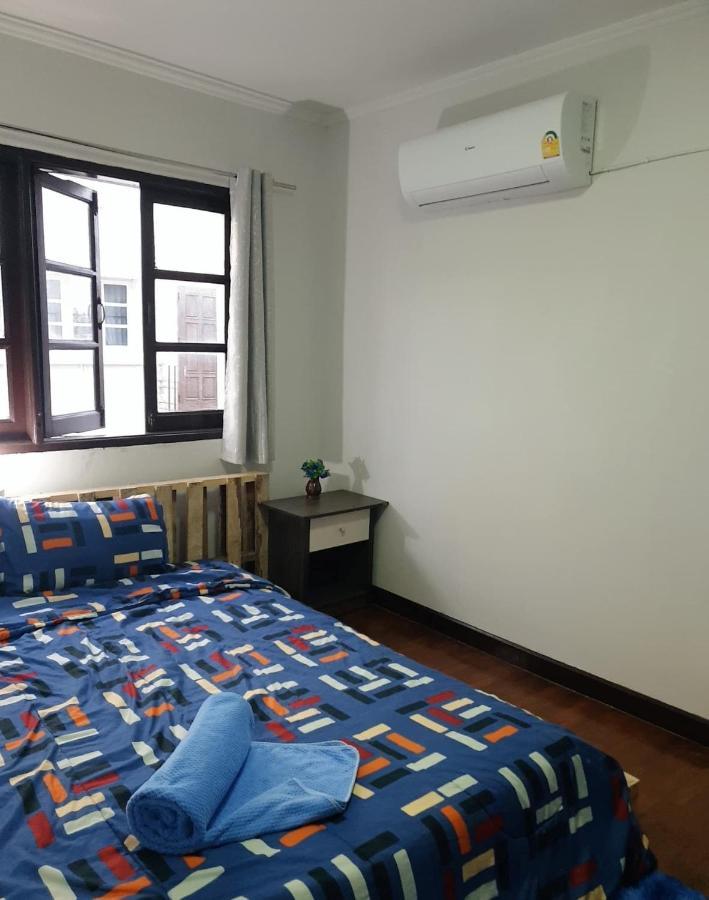 Kru Nat'S Bed & Breakfast W/ Private Rooms & Gym Bangkok Exterior foto